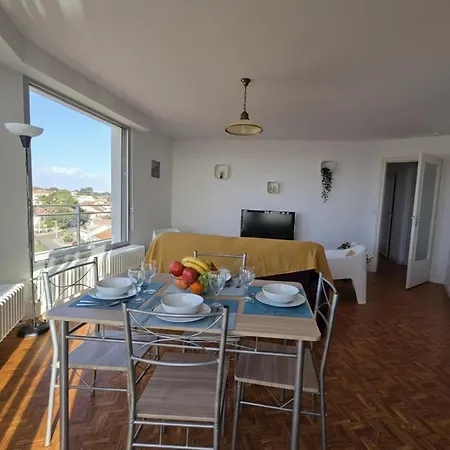 4 Pers Lumineux, Face Avec Parking - Fr-1-364-185 Apartment *